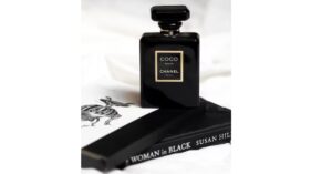 parfumuri negre de legendă și semnificații parfumuri cu sticle negre