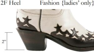 tocul Fashion pentru cizmele cowboy